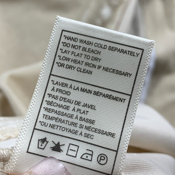 Cupcakes and Cashmere Mikaela Velvet Top in Birch White - Picture 8 of 12